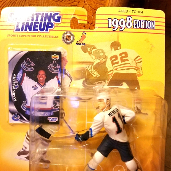 Mark Messier Hokey Figure - Picture 3 of 5